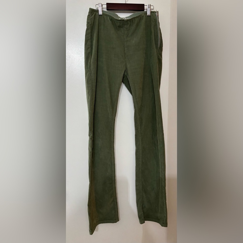 We The Free Women Green Boho Pull On Flare Leg Soft Corduroy Pants Jeans Size 6